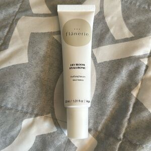 Flanerie Lily Bloom Hyaluronic